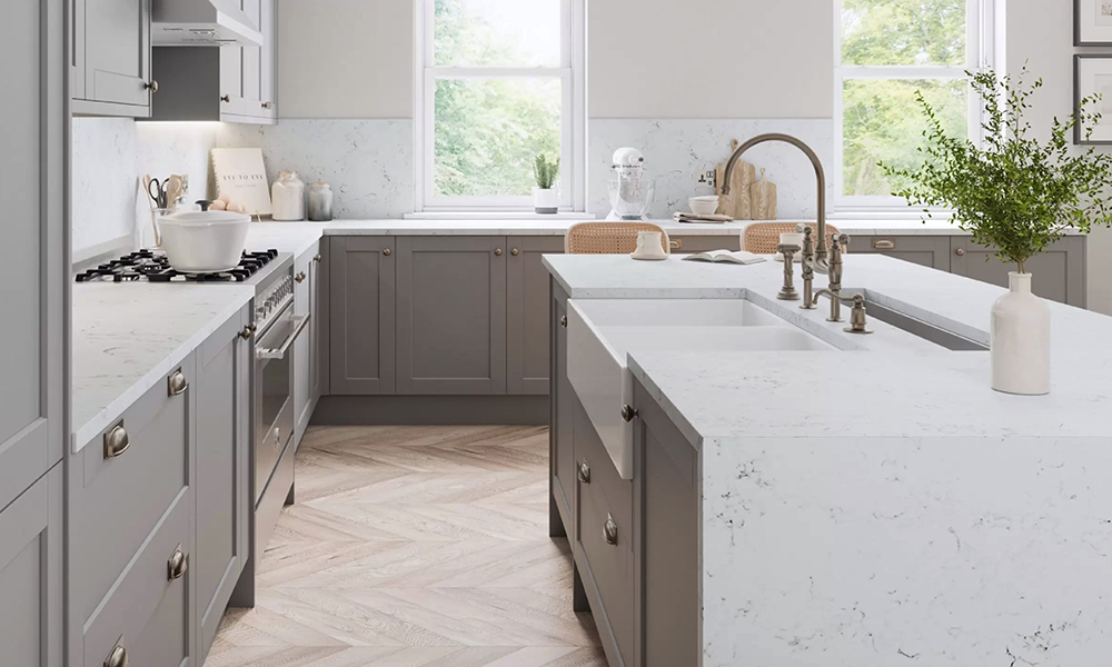 Beauifult Light Quartz kitchen, from The Granite Company Direct, number 1 for Granite and Quartz worktops direct to the customer in Stoke, cheshire and the Northwest, England. 